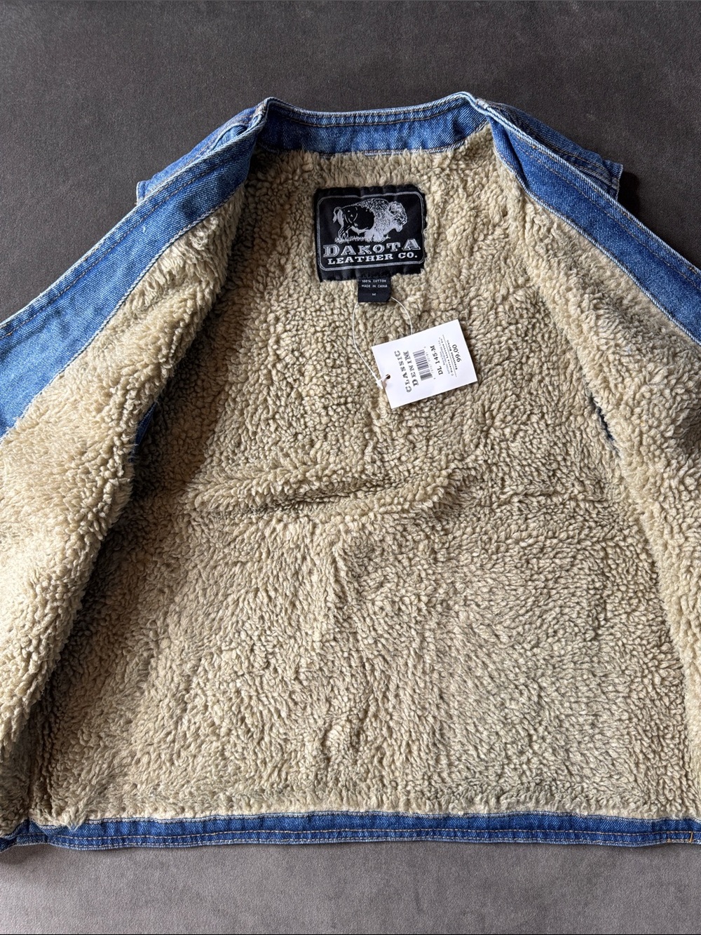 Men’s Blue Denim Vest Dakota Leather Co. MEDIUM Snap Closure Sherpa Lined NWT - Picture 11 of 12